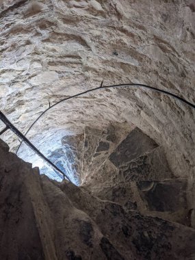 Kılıç Kalesi 'ndeki sarmal merdiven, Dublin' de bulunan ortaçağ kalesi.