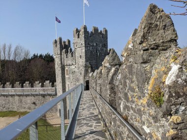  Kılıç Kalesi, Ortaçağ kalesi Kılıçlarda, Dublin