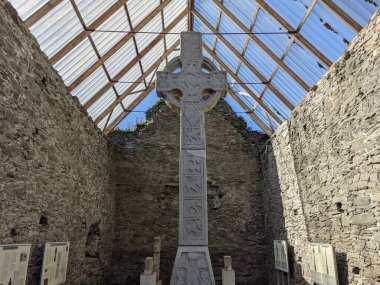 Moone Yüksek Haçı, İrlanda Cumhuriyeti 'nde Kelt mirası binası.