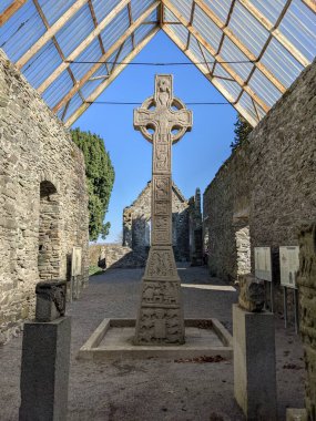 Moone Yüksek Haçı, İrlanda Cumhuriyeti 'nde Kelt mirası binası.