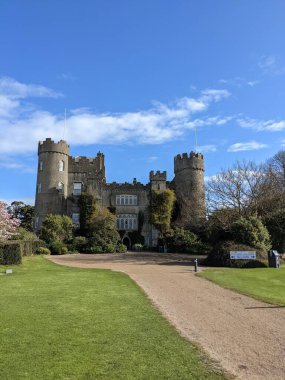 Manastır harabeleri. Malahide Kalesi ve Park, Co Dublin
