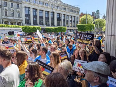 Dublin, İrlanda - 8 Mayıs 2022: Rus istilasına karşı protesto.