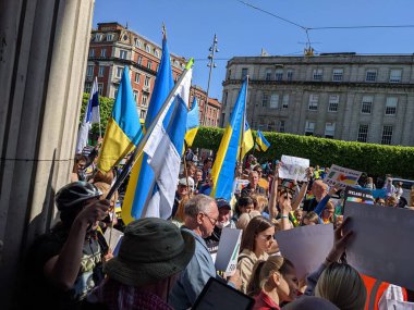 Dublin, İrlanda - 8 Mayıs 2022: Rus istilasına karşı protesto.