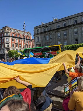 Dublin, İrlanda - 8 Mayıs 2022: Rus istilasına karşı protesto.