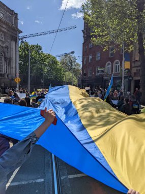 Dublin, İrlanda - 8 Mayıs 2022: Rus istilasına karşı protesto.