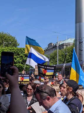 Dublin, İrlanda - 8 Mayıs 2022: Rus istilasına karşı protesto.