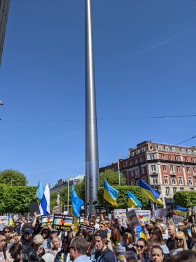 Dublin, İrlanda - 8 Mayıs 2022: Rus istilasına karşı protesto.