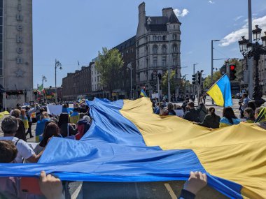 Dublin, İrlanda - 8 Mayıs 2022: Rus istilasına karşı protesto.
