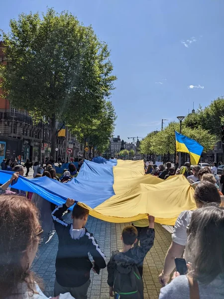 Dublin, İrlanda - 8 Mayıs 2022: Rus istilasına karşı protesto.