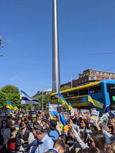 Dublin, İrlanda - 8 Mayıs 2022: Rus istilasına karşı protesto.