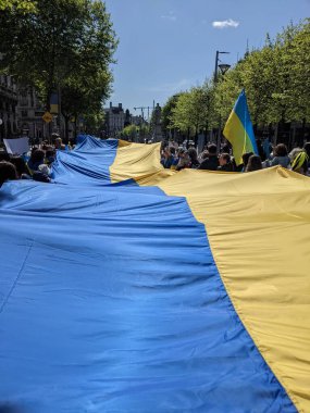 Dublin, İrlanda - 8 Mayıs 2022: Rus istilasına karşı protesto.