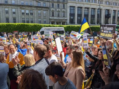 Dublin, İrlanda - 8 Mayıs 2022: Rus istilasına karşı protesto.