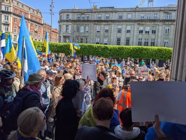 Dublin, İrlanda - 8 Mayıs 2022: Rus istilasına karşı protesto.