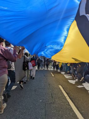 Dublin, İrlanda - 8 Mayıs 2022: Rus istilasına karşı protesto.