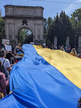 Dublin, İrlanda - 8 Mayıs 2022: Rus istilasına karşı protesto.