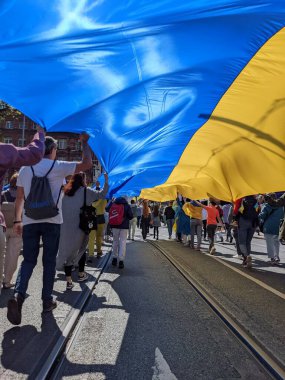 Dublin, İrlanda - 8 Mayıs 2022: Rus istilasına karşı protesto.
