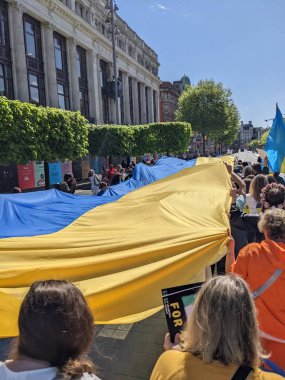 Dublin, İrlanda - 8 Mayıs 2022: Rus istilasına karşı protesto.