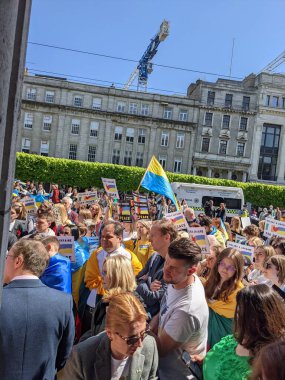 Dublin, İrlanda - 8 Mayıs 2022: Rus istilasına karşı protesto.