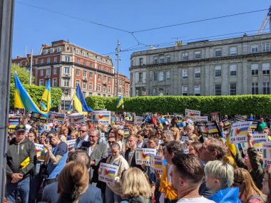 Dublin, İrlanda - 8 Mayıs 2022: Rus istilasına karşı protesto.