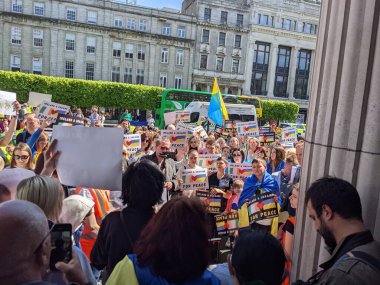 Dublin, İrlanda - 8 Mayıs 2022: Rus istilasına karşı protesto.