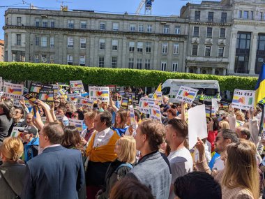 Dublin, İrlanda - 8 Mayıs 2022: Rus istilasına karşı protesto.