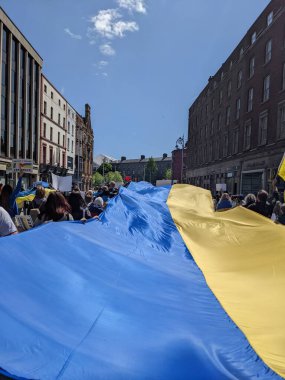 Dublin, İrlanda - 8 Mayıs 2022: Rus istilasına karşı protesto.