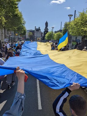 Dublin, İrlanda - 8 Mayıs 2022: Rus istilasına karşı protesto.