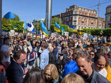 Dublin, İrlanda - 8 Mayıs 2022: Rus istilasına karşı protesto.