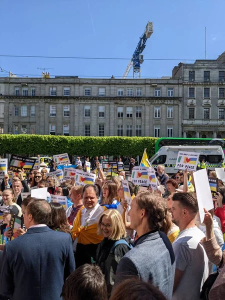 Dublin, İrlanda - 8 Mayıs 2022: Rus istilasına karşı protesto.