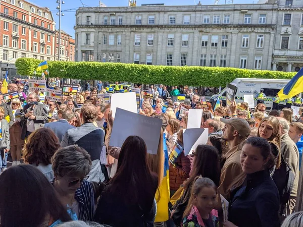 Dublin, İrlanda - 8 Mayıs 2022: Rus istilasına karşı protesto.