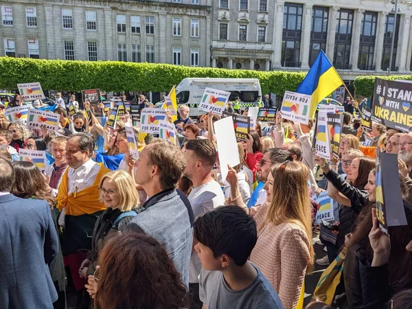Dublin, İrlanda - 8 Mayıs 2022: Rus istilasına karşı protesto.