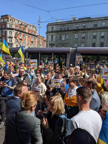 Dublin, İrlanda - 8 Mayıs 2022: Rus istilasına karşı protesto.