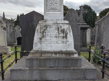 Glasnevin Mezarlığı, İrlanda 'nın en büyük mezarlığı.