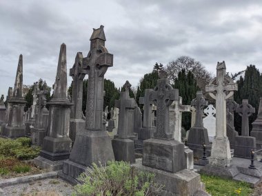Glasnevin Mezarlığı, İrlanda 'nın en büyük mezarlığı.