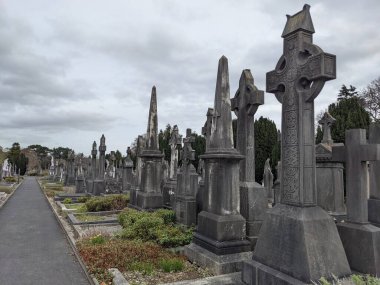 Glasnevin Mezarlığı, İrlanda 'nın en büyük mezarlığı.