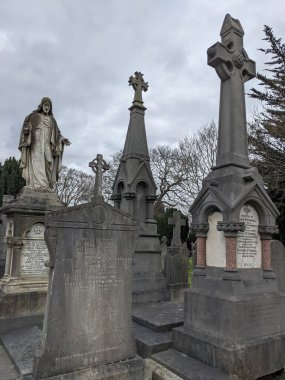 Glasnevin Mezarlığı, İrlanda 'nın en büyük mezarlığı.
