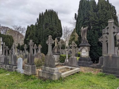 Glasnevin Mezarlığı, İrlanda 'nın en büyük mezarlığı.