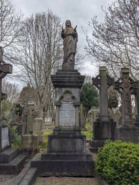 Glasnevin Mezarlığı, İrlanda 'nın en büyük mezarlığı.