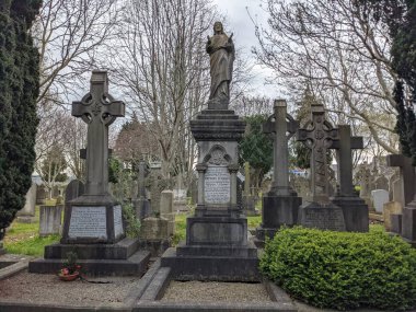Glasnevin Mezarlığı, İrlanda 'nın en büyük mezarlığı.