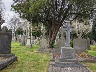 Glasnevin Mezarlığı, İrlanda 'nın en büyük mezarlığı.
