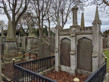 Glasnevin Mezarlığı, İrlanda 'nın en büyük mezarlığı.