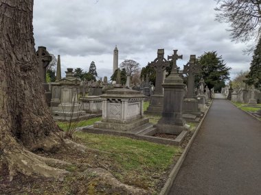 Glasnevin Mezarlığı, İrlanda 'nın en büyük mezarlığı.