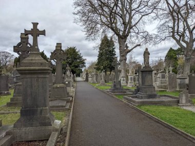 Glasnevin Mezarlığı, İrlanda 'nın en büyük mezarlığı.