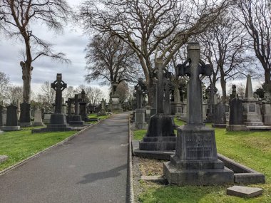 Glasnevin Mezarlığı, İrlanda 'nın en büyük mezarlığı.