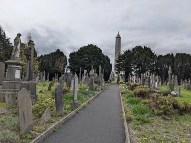 Glasnevin Mezarlığı, İrlanda 'nın en büyük mezarlığı.