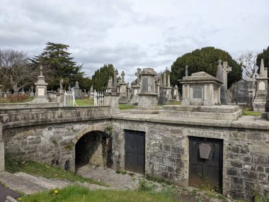 Glasnevin Mezarlığı, İrlanda 'nın en büyük mezarlığı.
