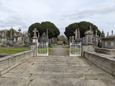 Glasnevin Mezarlığı, İrlanda 'nın en büyük mezarlığı.
