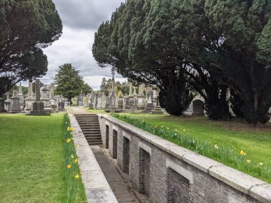 Glasnevin Mezarlığı, İrlanda 'nın en büyük mezarlığı.