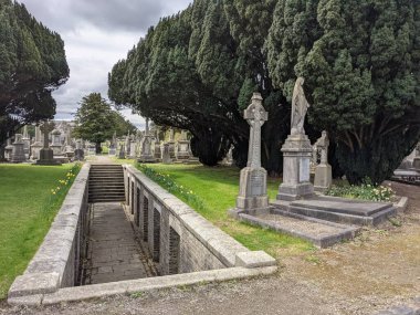 Glasnevin Mezarlığı, İrlanda 'nın en büyük mezarlığı.