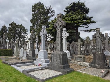 Glasnevin Mezarlığı, İrlanda 'nın en büyük mezarlığı.